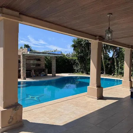 Casa Farah Golden Mile Coral Behind Aldi Villa Marbella