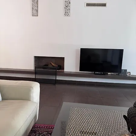 Villa Casa Farah Golden Mile Coral Behind Aldi Marbella