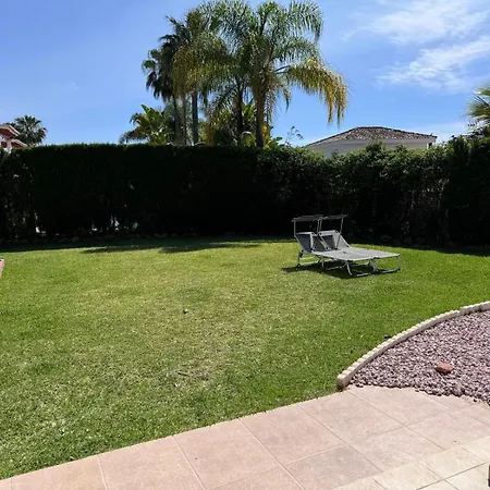 Villa Casa Farah Golden Mile Coral Behind Aldi Marbella