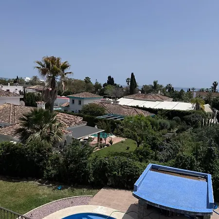 Casa Farah Golden Mile Coral Behind Aldi * Marbella