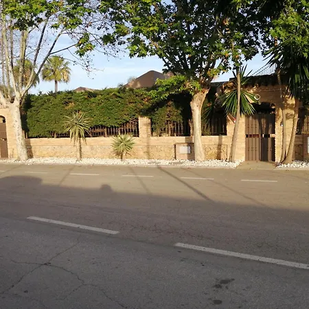 Casa Farah Golden Mile Coral Behind Aldi ヴィラ