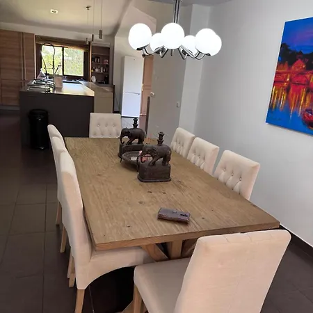 Casa Farah Golden Mile Coral Behind Aldi Marbella