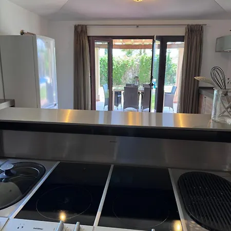 Casa Farah Golden Mile Coral Behind Aldi Marbella
