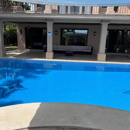 Casa Farah Golden Mile Coral Behind Aldi *