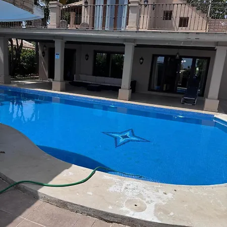 Casa Farah Golden Mile Coral Behind Aldi Villa Marbella