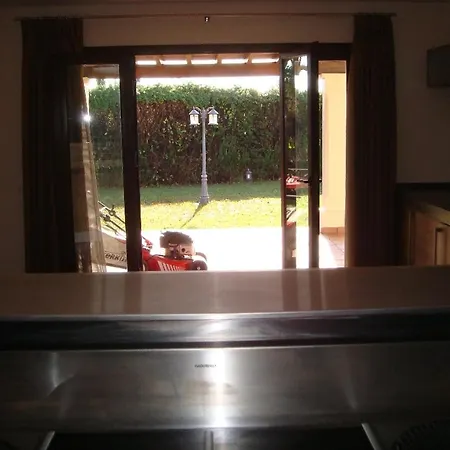Casa Farah Golden Mile Coral Behind Aldi Marbella